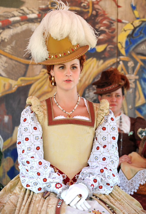 Queen 3.jpg