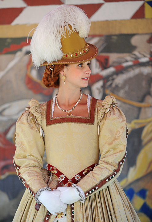 Queen 5.jpg